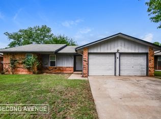 1417 Edinburg Dr, Yukon, OK 73099