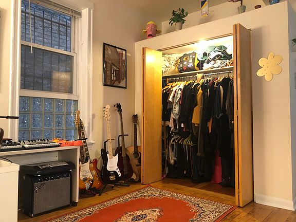 3rd image of 2141 N Western Ave APT 1R