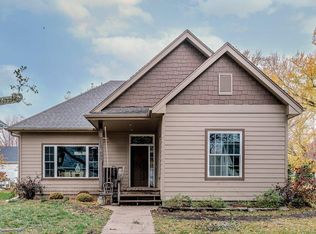 903 Weare St, Woodbine, IA 51579