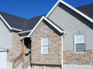 8829 S Sun Leaf Dr, West Jordan, UT 84088