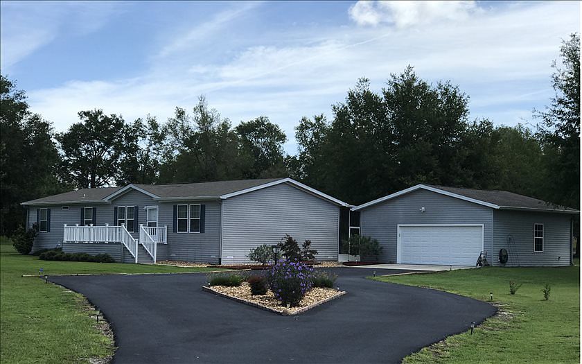 1st image of 757 SW Meadowlands Dr