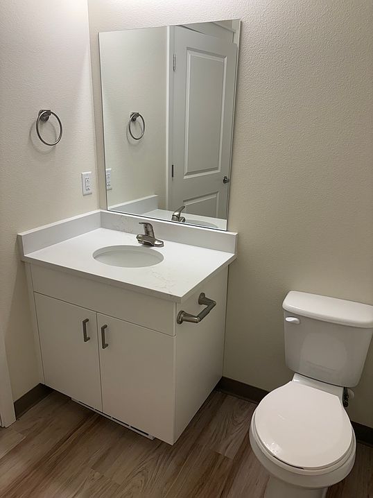 Unit 305, Unit 209