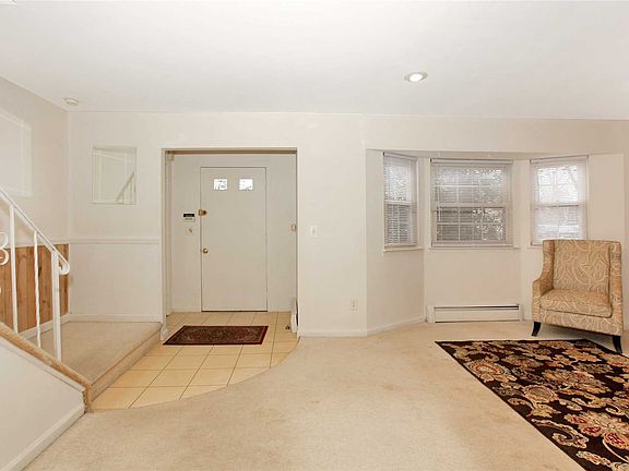 3rd image of 31 Felway Dr