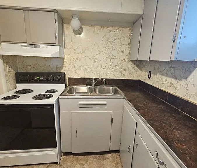 414 E Philadelphia St #B — Photo 12