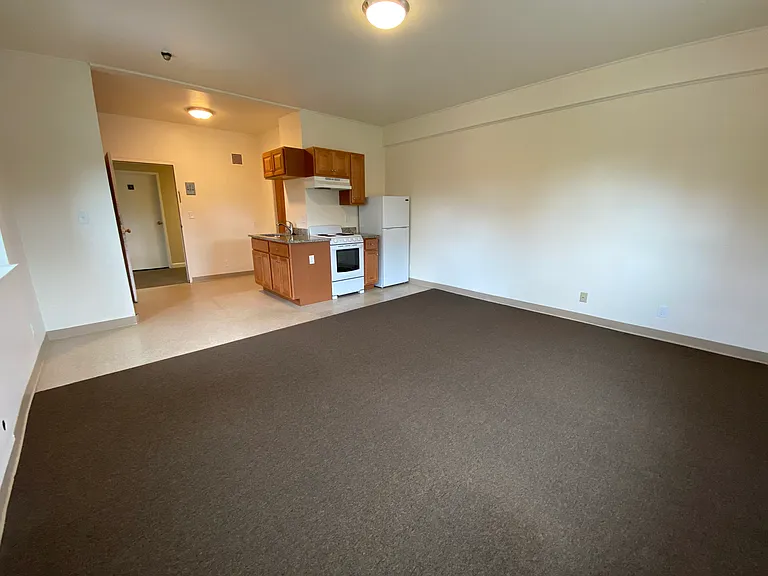 1050 Hancock St #28 — Photo 5