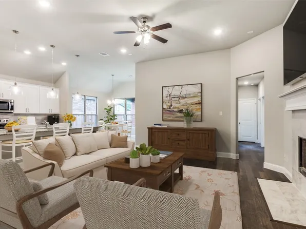 613 Vaquero St, White Settlement, TX 76108