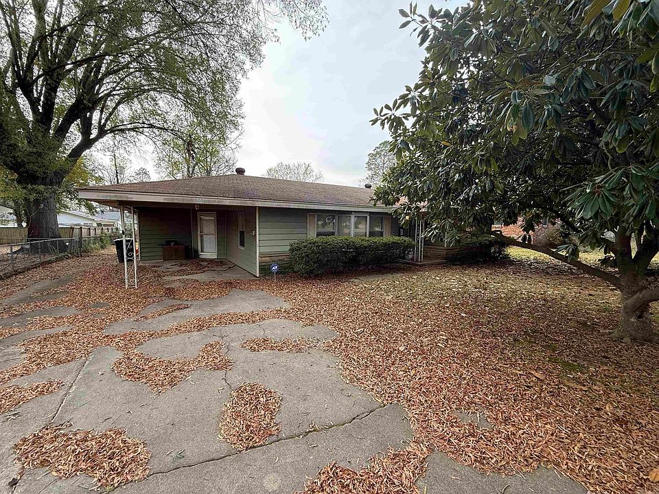 2nd image of 801 Harpole St