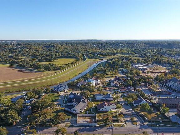 2nd image of 125 Summersby Ln