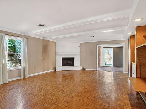 3rd image of 2237 Oriole St