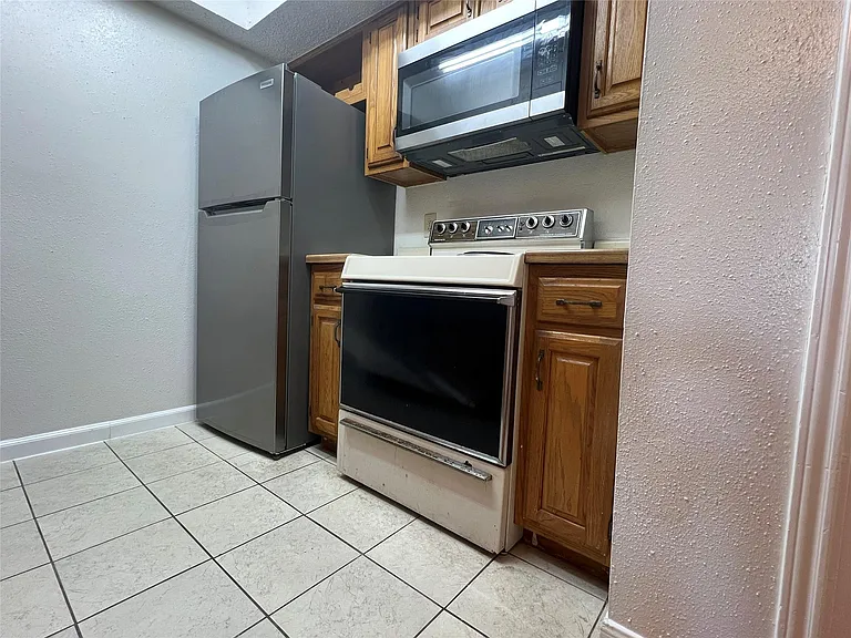 2826 S Bartell Dr #21 — Photo 3