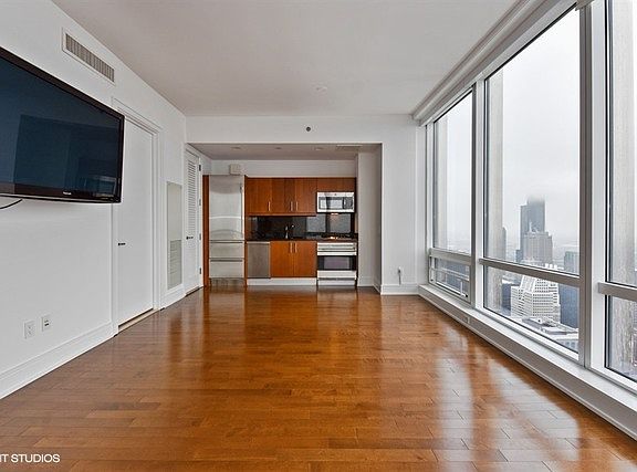 5th image of 401 N Wabash Ave Unit 75C