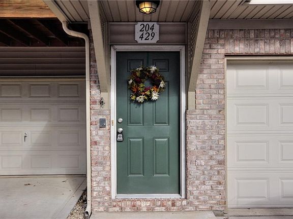 3rd image of 429 Creekwood Dr Unit 204