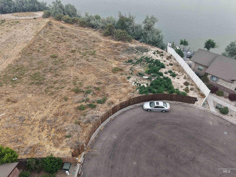 2nd image of 1328 Legacy Dr