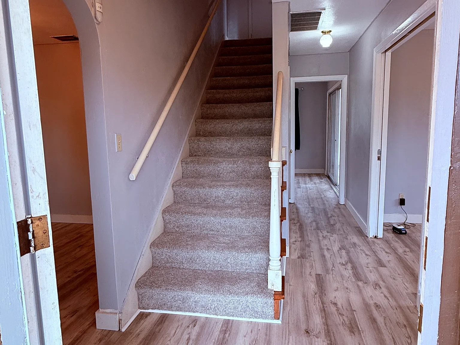 3 bed, 2.5 bath, 2182 sqft, $2,250 — Photo 2