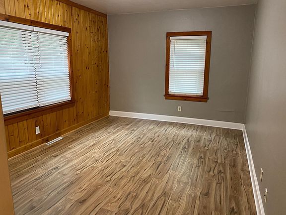 5th image of 1595 S Park Ave