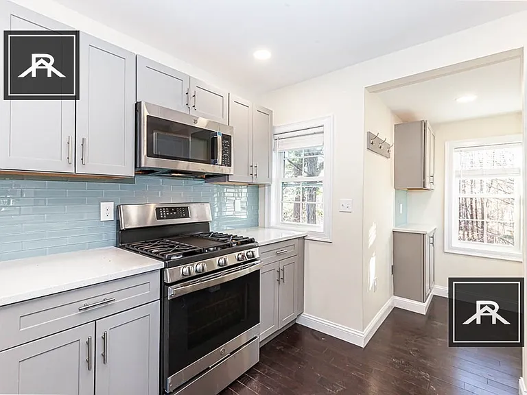 48 Caldwell Rd — Photo 2
