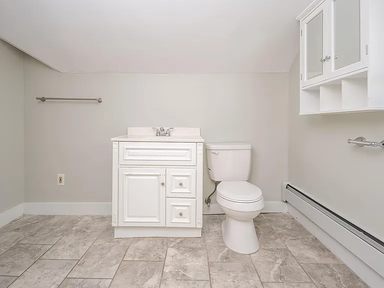 338 Saratoga St #2 — Photo 16
