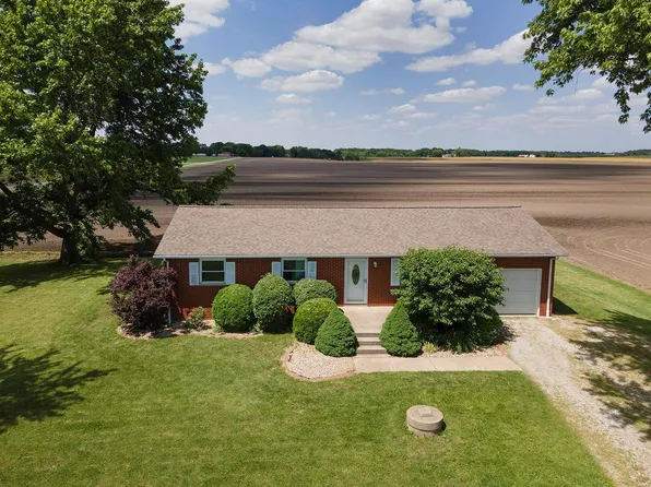 13013 Rose Rd, Trenton, IL 62293
