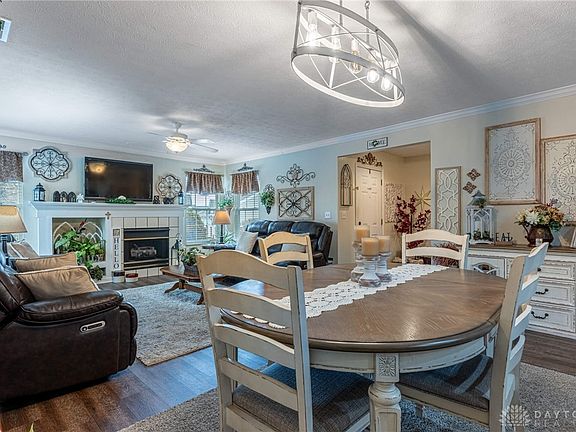 4th image of 1503 Commons Dr