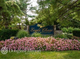 46 Eagle Chase, Woodbury, NY 11797