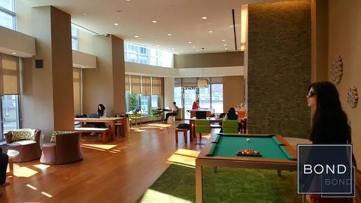 Rented by Bond New York | media 9