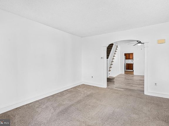 5th image of 4613 Edgemont St