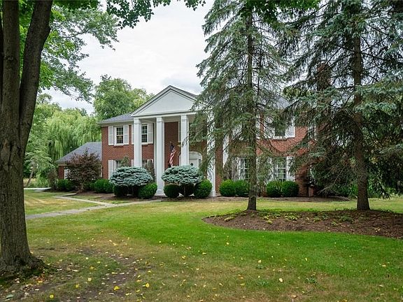 2nd image of 35 Knollwood Ln