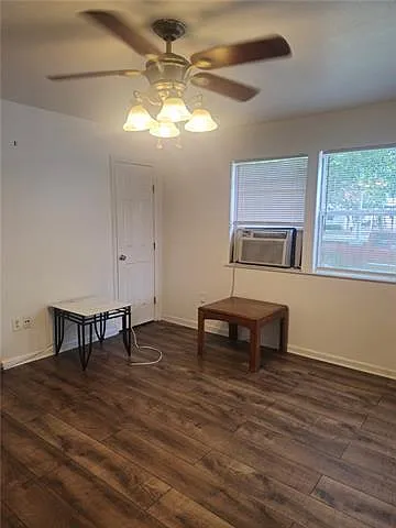 6057 Vermillion Blvd #B — Photo 2