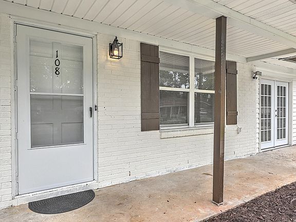 4th image of 108 Bee St