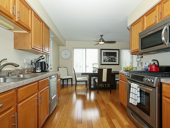 5th image of 6845 Forestview Dr APT 3B