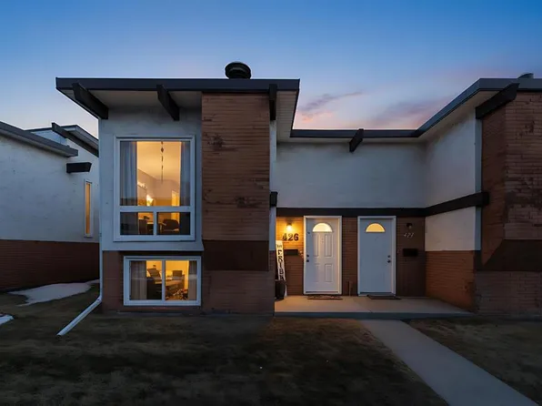 426 W Pinemont Gate NE, Calgary, AB T1Y 2R6
