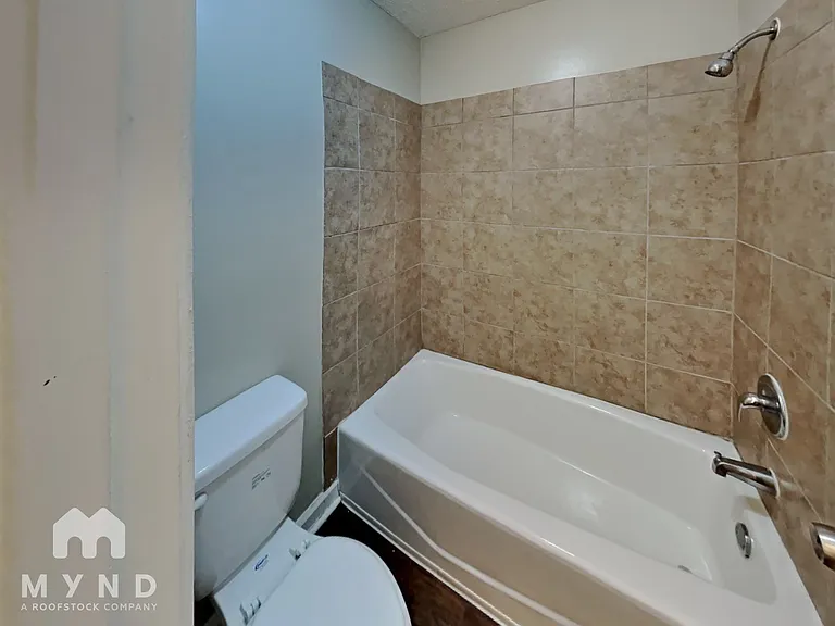 2406 Jenwood St — Photo 17
