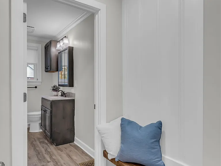 719 Woodmere Dr — Photo 10