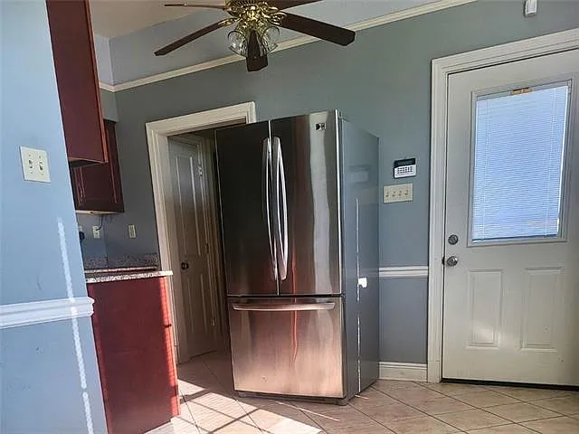 2 bed, 1.5 bath, 890 sqft, $1,475 — Photo 4