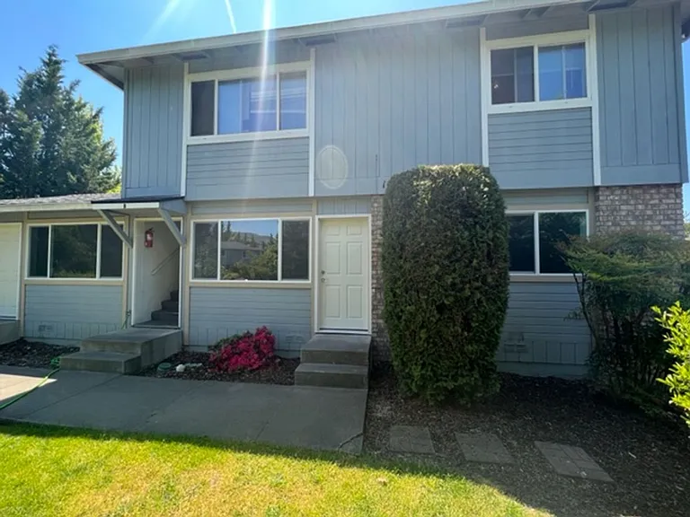 192 S Church St — Photo 11