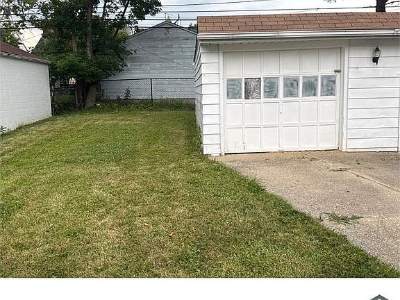 4th image of 18821 Raymond St