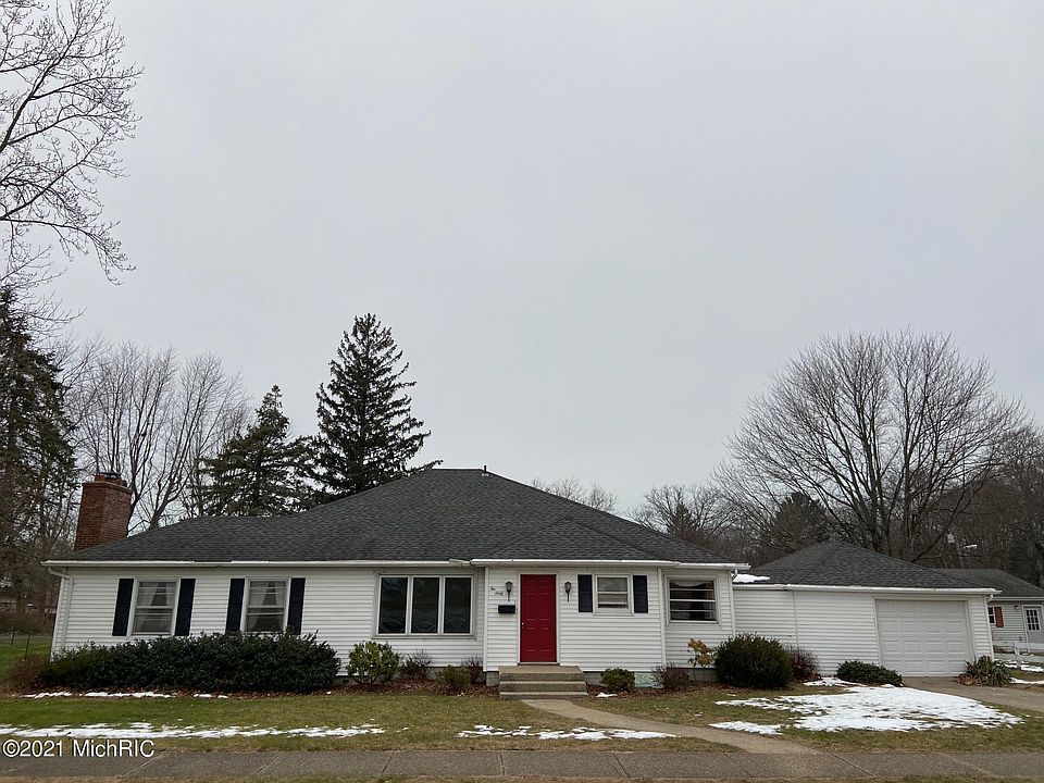 1st image of 260 Bradley Ave