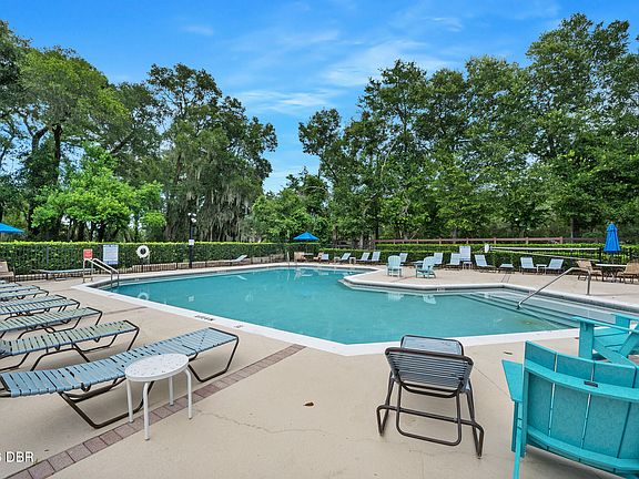 4th image of 740 Preakness Cir