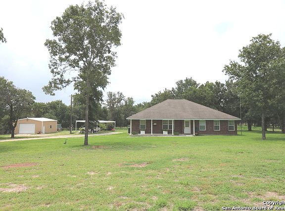 3rd image of 1024 Bluebonnet Ln