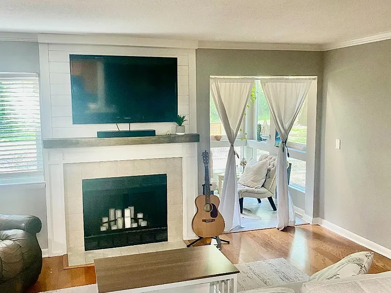 272 Alexandra Dr #13 — Photo 1