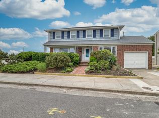 108 S Newark Ave, Ventnor, NJ 08406