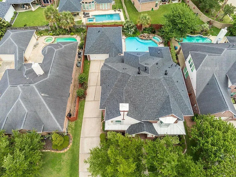 12406 Santiago Cove Ln — Photo 38