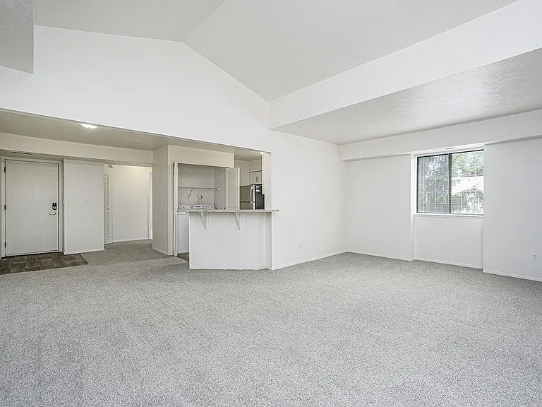 Glenn Valley Apartments — Photo 19