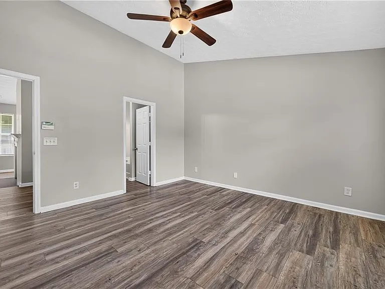 437 Waterbury Way — Photo 12