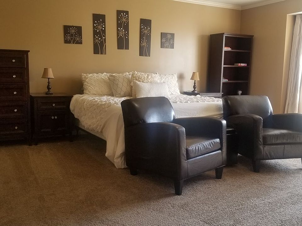 1st image of 5708 NE Hidden Meadow Dr