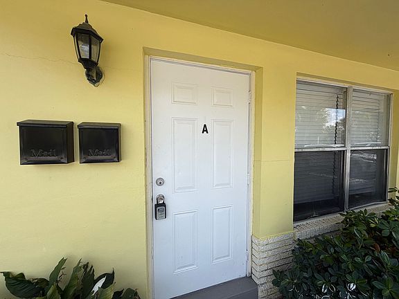 2nd image of 3891 Riverside Dr #A