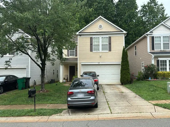 7237 Fox Point Dr, Charlotte, NC 28269