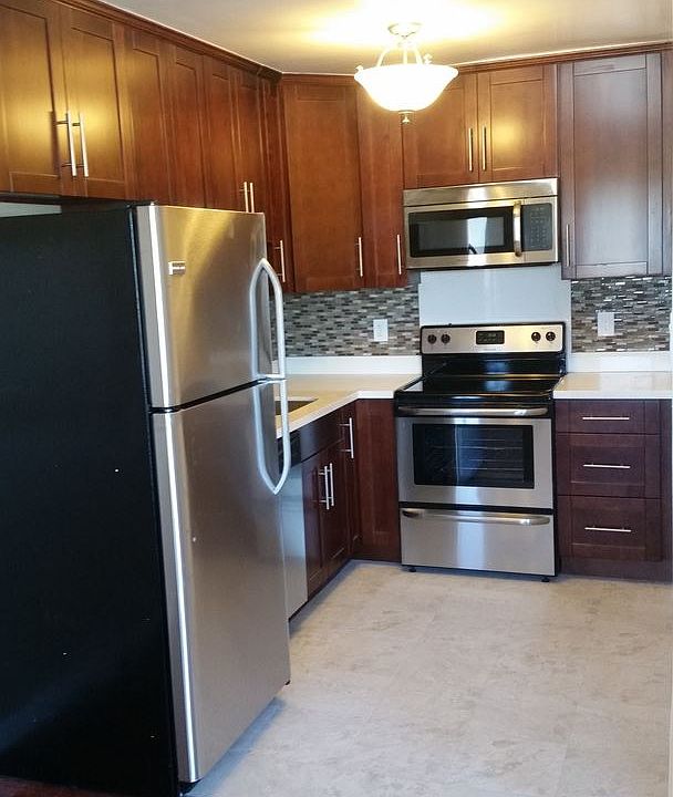 1st image of 1100-1114 Village Dr #1114