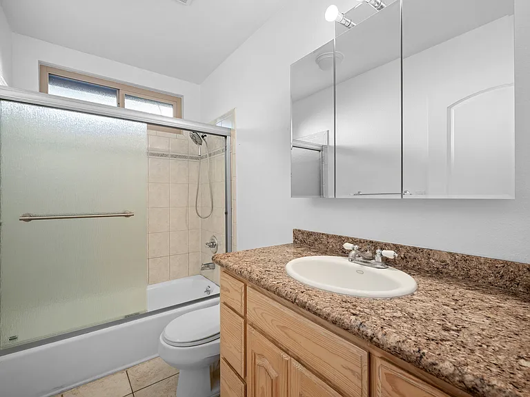 823 E Wilson Ave #C — Photo 16