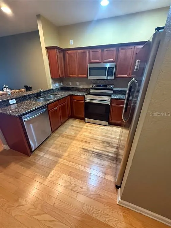 3 bed, 2.5 bath, 1749 sqft, $2,499 — Photo 3